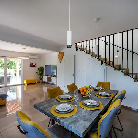 Сasa de vacaciones Laura, A Charming And Private Near The Sea *