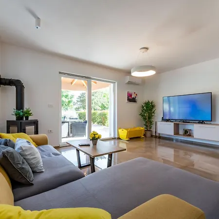 Сasa de vacaciones Laura, A Charming And Private Near The Sea