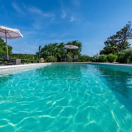Laura, A Charming And Private Near The Sea * Krapan